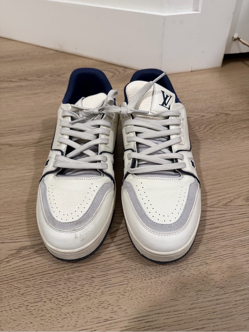Louis Vuitton Men’s White & Navy Low-Top Leather Sneakers